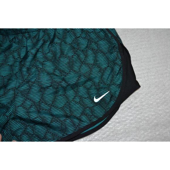 24170 Nike Gym Shorts Lined Running Workout Green Polyester Size Small Womens - Picture 2 of 5